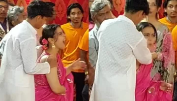 Kajol Falls From Stage And Hurts Her Foot As She Visits Puja Pandal With Son, Yug On Maha Saptami