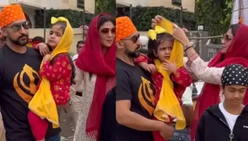 Shilpa Shetty Fixes Daughter, Samisha's 'Dupatta' As They Seek Blessings At Gurudwara On Gurupurab