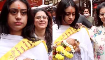 Nysa Devgan Visited A Temple With  Mom, Kajol Devgan, User Say, 'Her Daughter Looks So Bored'