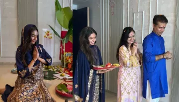 Anushka Sen Shares Glimpses Of New House, As She Does 'Grihapravesh Puja' With Her Mom And Dad