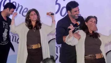 Dimple Kapadia Revealed An Embarrassing Secret Of Akshay Kumar At An Event, He Had To Shut Her Mouth