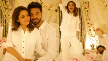 Ankita Lokhande And Vicky Jain Celebrate Six Years Of Togetherness: Decorated Bed, Cake And More