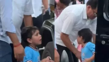 Jeh Baba Shouts 'Abba' As Dad, Saif Ali Khan Denies To Sit With Him In Car, Starts Throwing Tantrums