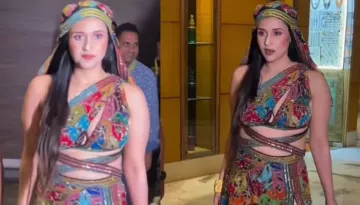 Mannara Chopra Graces An Event Wearing An Ill-Fitted Bohemian Attire, Netizens React, 'Gym Jaao Mam'
