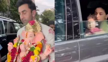 Ranbir Kapoor's Daughter, Raha Watches Ganpati Visarjan From The Car With Mumma, Alia Bhatt