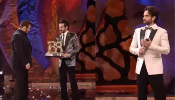 'BB 18' Winner, Karan Veer Mehra Tells 'Bhai', Vivian Dsena, 'Pakdega Mike', Video Goes Viral