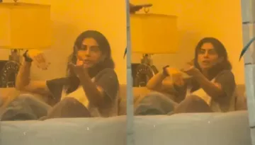 Khushi Kapoor SHOCKED As Paps Zoom Into Her Living Room After Grandma's Death, Netizens Lash Out