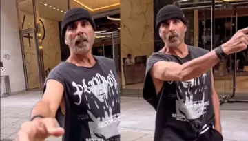 Fan Says Akshay Kumar Snatched His Phone When He Got ANGRY In London Vacation, 'He Grabbed My...'