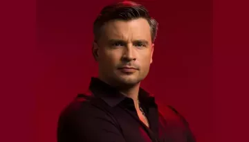 Tom Welling Breaks Silence On Accidentally Exposing Himself In NYC Hotel Window, '...For The Sights'