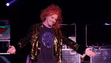 Carrot Top Shares FIRST Post A Month After Suicide Attempt, 'Overwhelmed By Outpouring Of Love..'