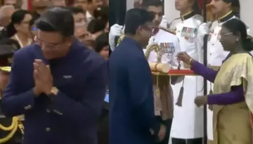 R Madhavan's Wife, Sarita And Son, Vedaant Cheers For Him As He Recieves Padma Shri Award