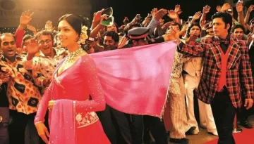 SRK Joked About Paying Deepika More, Co-Incidentally, She Debuted With Rs 0, Now Bags THIS For King