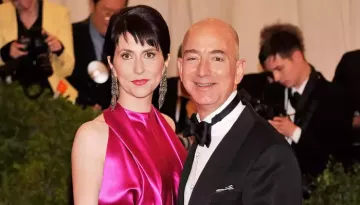 Meet Jeff Bezos' Ex Wife, MacKenzie, As Elon Musk Reacts To Her USD 26 Billion Donations, 'Sadly..'