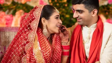 Comedian Raunaq Claims His Wife's Rib Is Fractured Post She Was Kicked By A Mumbai Police Official