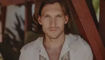 Actor Scott Michael Foster Marries Carson Fagerbakke In Castle, Says, 'Sharing Life With My Best..'