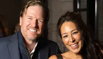 Joanna Gaines And Chip Gaines' Love Story, From A Phone Call To More Than 20 Years Of Marriage
