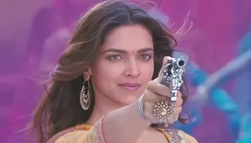 Deepika Padukone Gave '50 Gaaliyan' To Bhelwala, Jayati Bhatia Recalls Abuses At 'Ramleela' Set