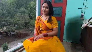 Bhojpuri Actress, Kajal Claims Pawan Singh Left A Set As She Said 'No' To Unplanned Kissing Scene