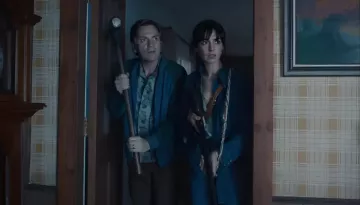 'The End Of Oak Street' Review, Brutal Dinosaur Action Meets Messy Family Drama In This Sci-Fi Film