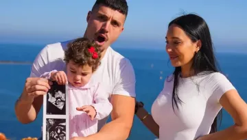 OnlyFans Model Scarlet Vas Is Expecting Second Child With Stepbrother, Duo Announces On Social Media