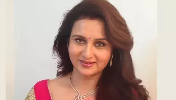 Poonam Dhillon Had Affair With A Married Man, Split Left Her Heartbroken, Was Linked To Yash Chopra