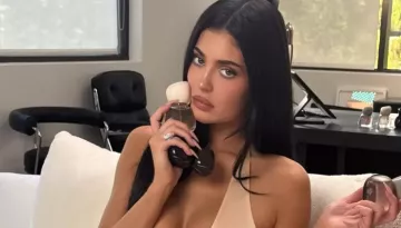 29-Yr-Old Kylie Jenner Wants 'Bigger Breast Implants' After Confessing About 445 CC Plastic Surgery