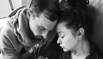 Holly Ditchfield Breaks Down As She Lost 9-Day-Old Twin Boys, 'My Heart Feels Completely Bruised..'