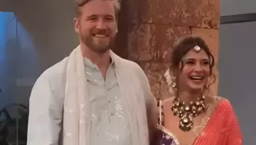 Jennifer Winget Teaches Desi Thumka To Husband William Ishmael, Inside Their Goa Wedding Reception