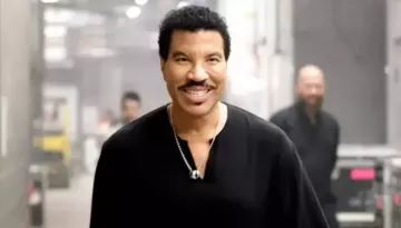 Lionel Richie Hospitalized, 77-Year-Old's Health Scare Comes Days After He Was Discharged From ICU
