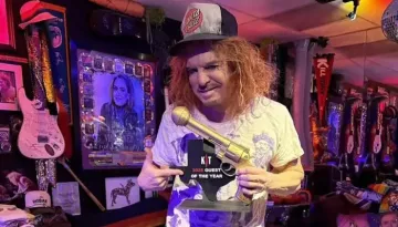 Carrot Top's 911 Call Surfaces, Caller Begged Comedian To 'Stay Awake' As His Face Was Turning Blue