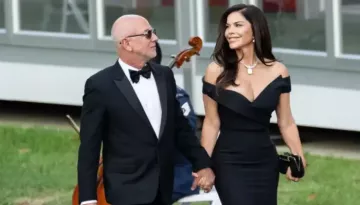 'Have Some Dignity', Jeff Bezos's Wife Lauren Sanchez Criticized For Her Plunging State Dinner Dress