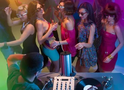  5 Exciting Ways To Plan A Pre-Wedding Bash   