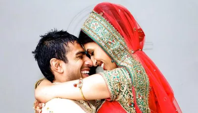  7 Things Every Bride And Groom Must Do To Stay Stress-Free On Their Wedding Day   