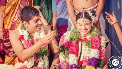 10 Beautiful And Touching Moments Every Indian Wedding Album Must Have
