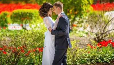  6 Most Stunning Honeymoon Destinations For Flower Lovers   