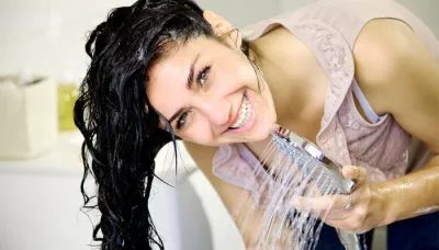  9 Easy Ways To Take Care Of Your Hair During The Monsoon Season   
