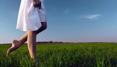  Monsoon Special: Keep Your Feet Clean And Gorgeous With These 6 Easy DIY Tips   