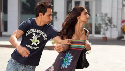  10 Awesome Ways For Guys To Survive A Shopping Expedition With Their Girl   