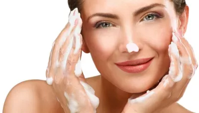 7 Easy-To-Make Egg Facials That Will Give You Glowing Skin