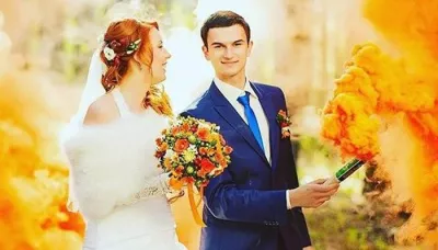  20 Real Wedding Pictures That Will Tell You Why Smoke Bombs Are The Hottest Photo Trend   