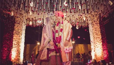  12 Stunning Canopy Designs To Make Your Wedding Decor A Spectacular One   