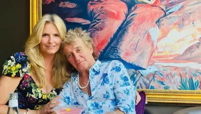  Meet Rod Stewart's Wife, Penny Lancaster, Former TV Star And Model Now Works As A Police Officer   