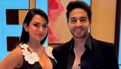  Gaurav Khanna And Akanksha Chamola Caught In Same Frame, Seemingly Avoiding Each Other   