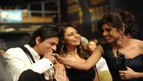 Gauri Khan Gave Cold-Shoulder To Shah Rukh Khan's Rumoured Ex, Priyanka Chopra In Rare Pictures