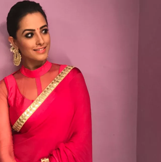 Anita Hassanandani Blouse Designs You Can Steal Here Re Best Blouse Designs From Her Wardrobe