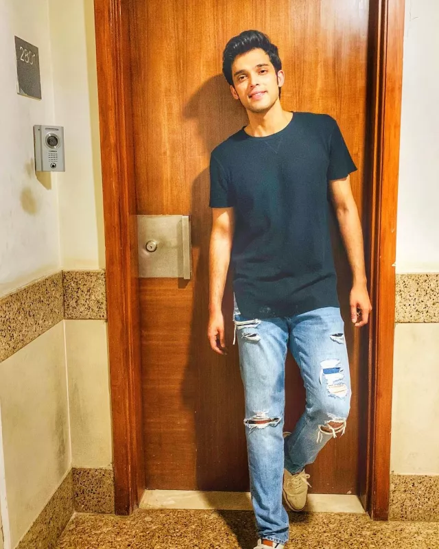 Parth Samthaan Welcomes Home A Brand New Mercedes Benz, His Mom Proudly ...