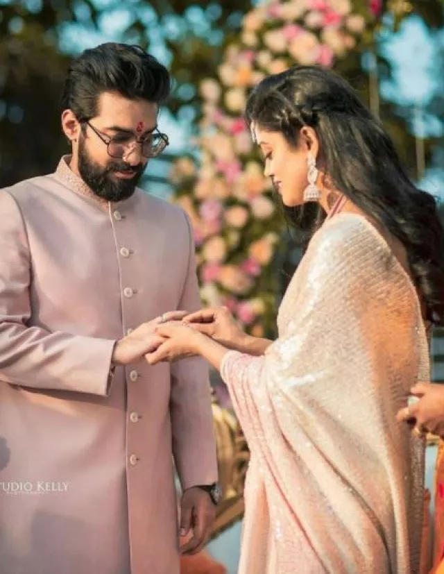 Famous SingerDuo, Sachet Tandon And Parampara Thakur Get Married