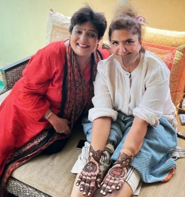 Rakesh Roshan's Wife, Pinkie Shares Video Of Their Wedding Memories To