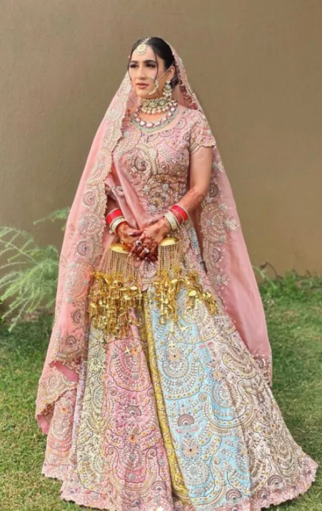 Bride Made A Unique Statement By Wearing A Pastel-Coloured Unicorn ...