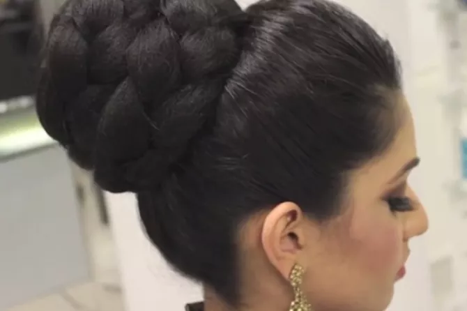 6 Best Trendy Bun Hairstyles for Indian Brides
